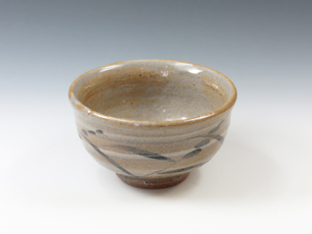 Kuromuta-Yaki (Saga) Maruta-Gama Japanese sake cup (guinomi) 8KUR0008
