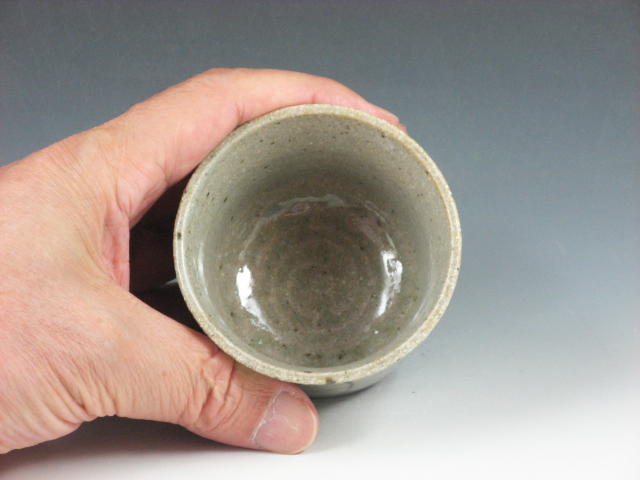 Takeo-Yaki (Saga) Oyamaji-Gama Japanese sake cup (guinomi) 8TKE0005