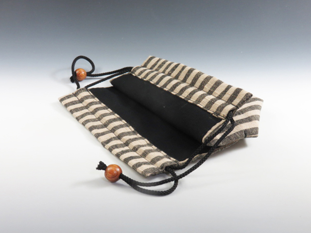 Japanese sake cup carrying pouch ("Aizu" cotton / white & black strips)