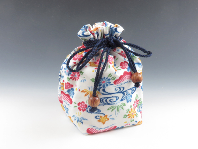 Japanese sake cup carrying pouch ("Ryukyu Bingata" Style in white)