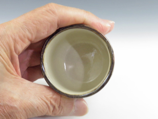 Tsuboya-Yaki (Okinawa) Ken Togei Japanese sake cup (guinomi) 8TUB0069