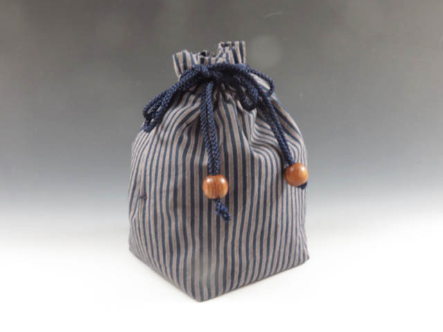 Japanese sake cup carrying pouch ("Kawagoetozan" fine red & blue stripes)
