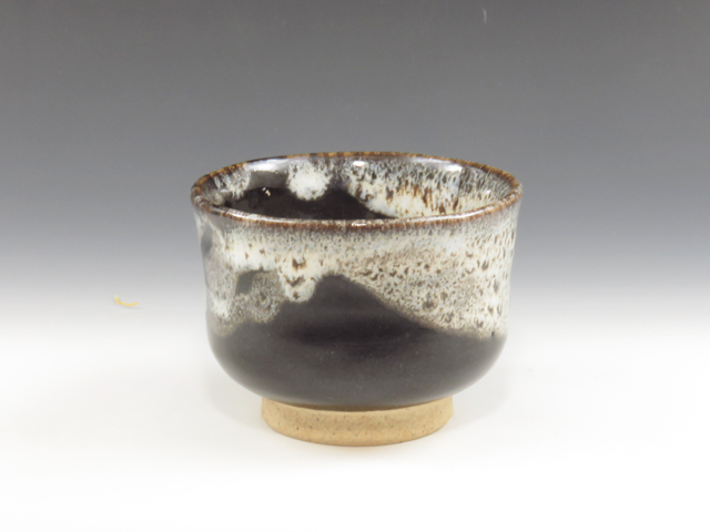 Tsutsumi-Yaki (Miyagi) Kenba-Gama Japanese sake cup (guinomi) 1TUT0020