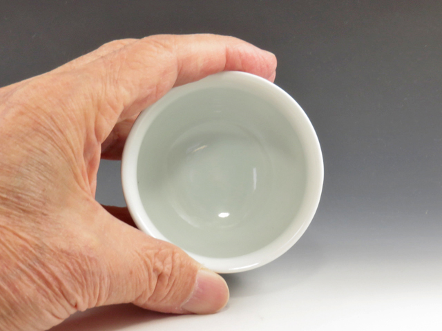 Takeo-Yaki (Saga) Rokuhei Tobo Japanese sake cup (guinomi) 8TKE0020