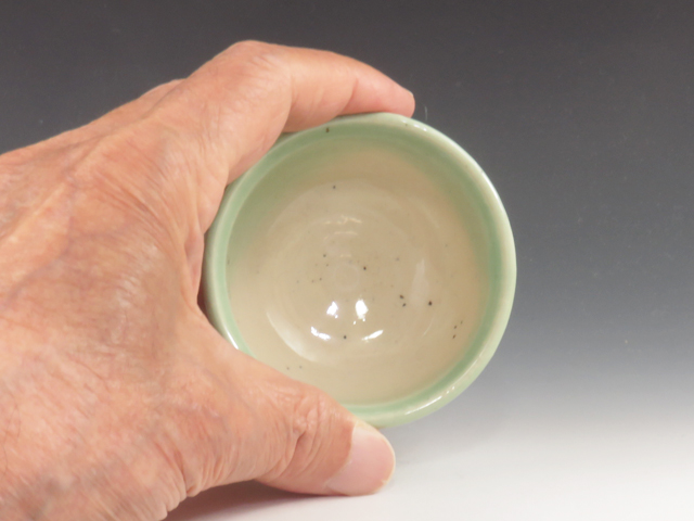 Uchiharano-Yaki (Kochi) Kobo Kei Japanese sake cup (guinomi)  7UCH0013