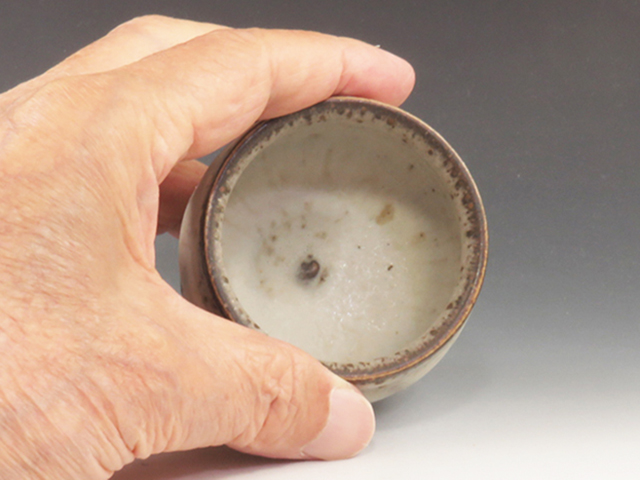 Tateoka-Yaki (Yamagata) Komatsuzawa-Kobo Japanese sake cup (guinomi) 1TAT0010