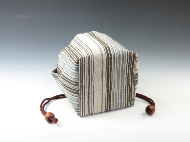 Japanese sake cup carrying pouch ("Aizu" cotton / White Stripes)