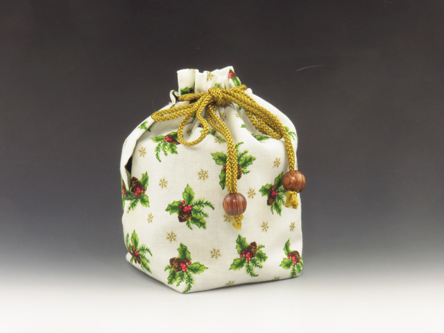 Japanese sake cup carrying pouch (Holly season pattern)