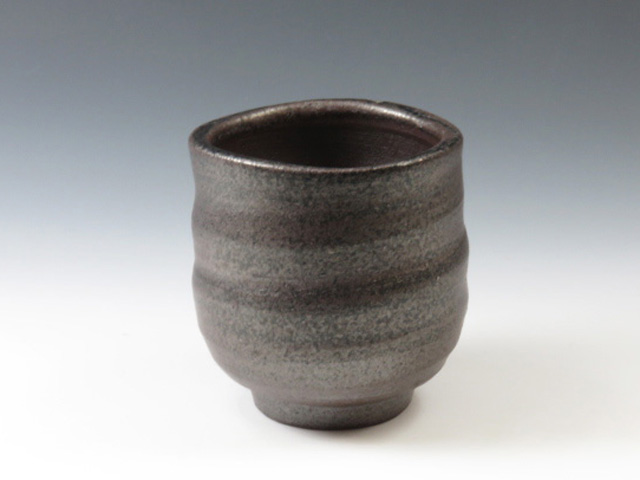 Tetsushi-Yaki (Fukushima) Taizan-Gama Japanese sake cup (guinomi) 1TET0004