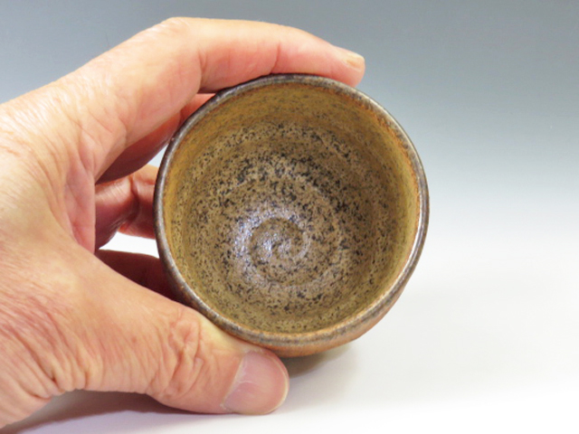 Ujyo-Yaki (Aomori) Misuji-Kobo Japanese sake cup (guinomi) 1UJO0003