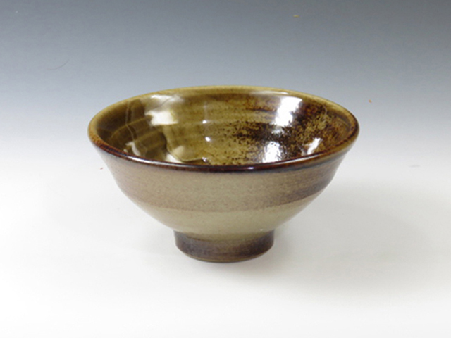 Hachiman-Yaki (Shimane) Japanese sake cup (guinomi) 6HAC0006