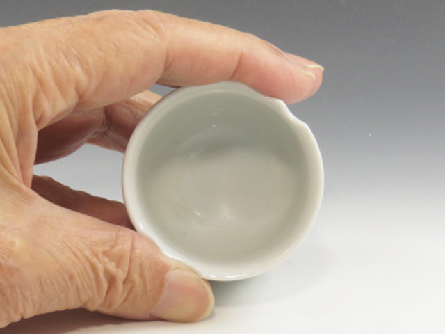 Aizuhongo-Yaki (Fukushima) Soshyun-Gama Japanese sake cup (guinomi) 1AIZ0043