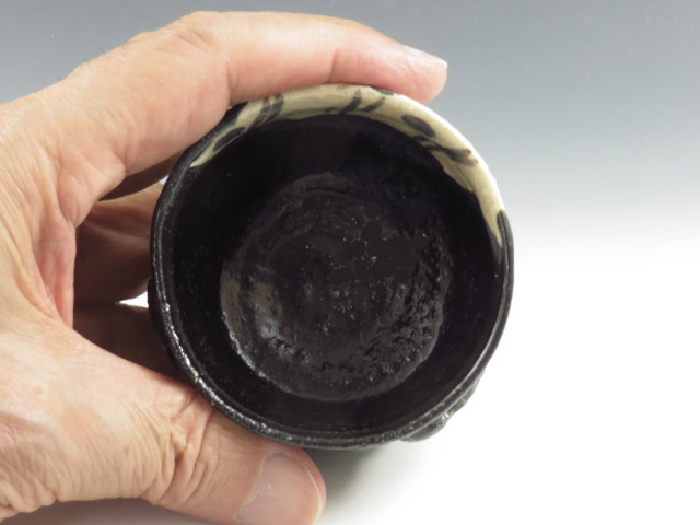 Mino-Yaki (Gifu) Keizan-Gama Japanese sake cup (guinomi) 4MIN0094