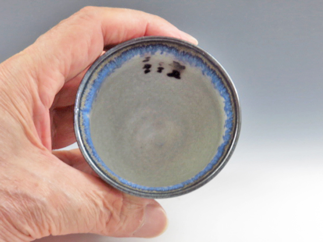 Kirigome-Yaki (Miyagi) Miura-Tobo Japanese sake cup (guinomi) 1KIR0005