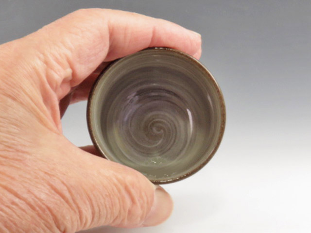 Utsutsugawa-Yaki (Nagasaki) Gagyu-Gama Pottery Sake cup 8UTU0058