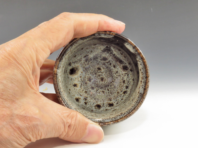 Tsutsumi-Yaki (Miyagi) Kenba-Gama Pottery Sake cup 1TUT0020