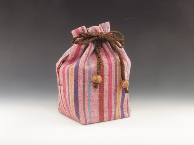 Japanese sake cup carrying pouch ('Aizu' cotton with reddish color strips pattern)