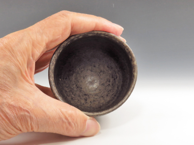 Suzu-Yaki (Ishikawa) Eshu Ohnami Japanese sake cup (guinomi) 3SUZ0051