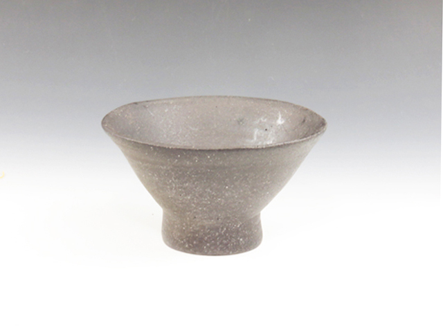 Suzu-Yaki (Ishikawa) Yoshikazu Kurotani Japanese sake cup (guinomi) 3SUZ0053