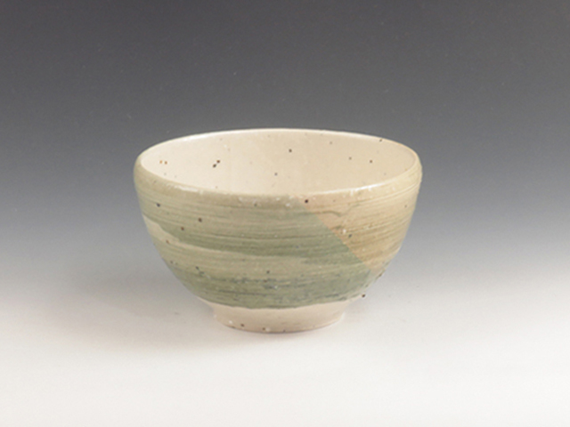 Yoshie Kikuchi (Hokkaido) Yoshie Kikuchi Japanese sake cup (guinomi) 1HOK0041