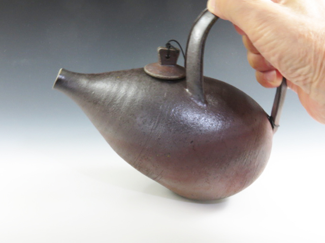 Tsugarukanayama-Yaki (Aomori) Tsugarukanayama-Yaki Pottery Sake Server